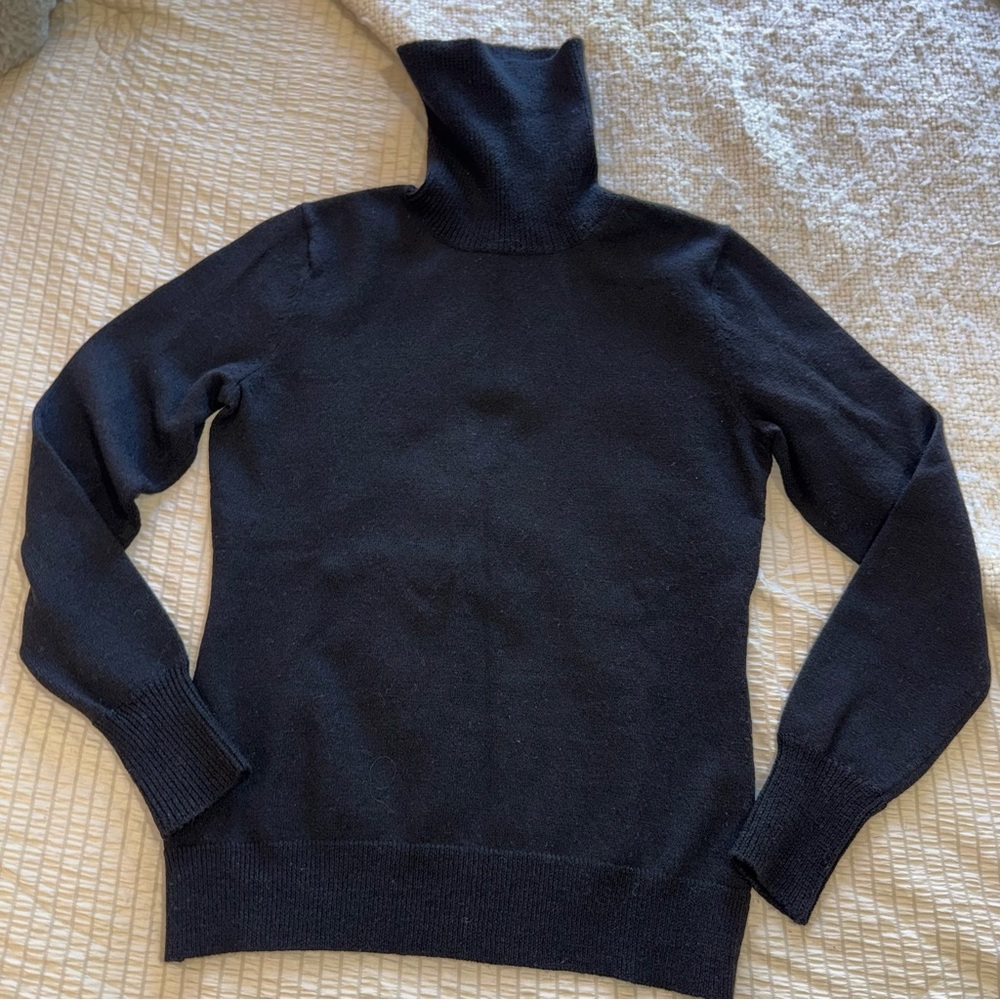 Banana Republic Vintage Black Merino Wool Turtleneck Sweater small